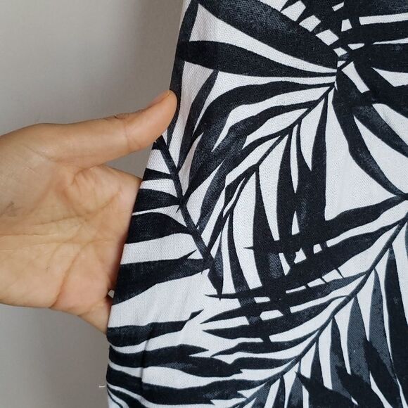 𝅺dkr linen designed in Canada tropical leaves black and white dress - Picture 5 of 7